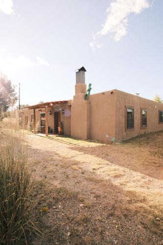 Nogal House | Casita Mistica A Southwest Adobe Field Home