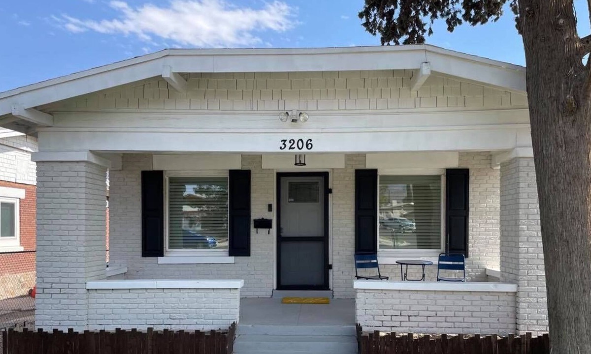 El Paso Cottage | Centrally Located Bungalow