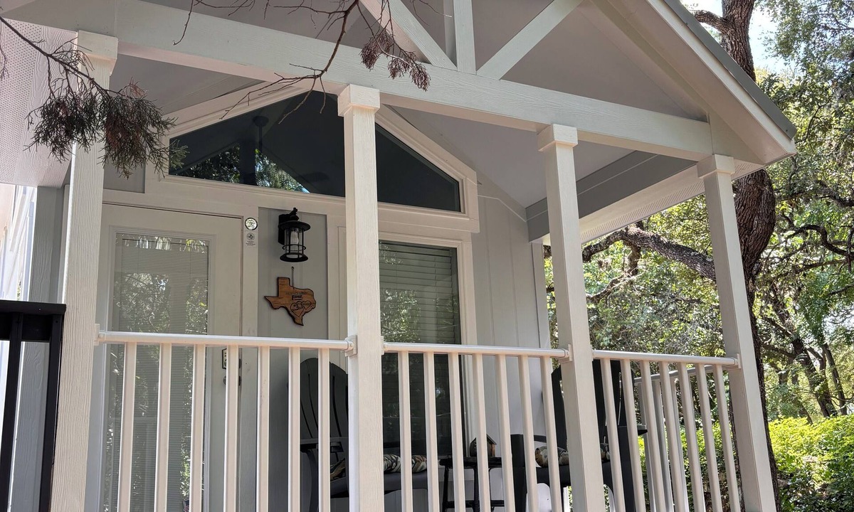 Gruene Cottage | Charming 1-bedroom cottage nestled in the woods 1 mile from Historical Gruene TX