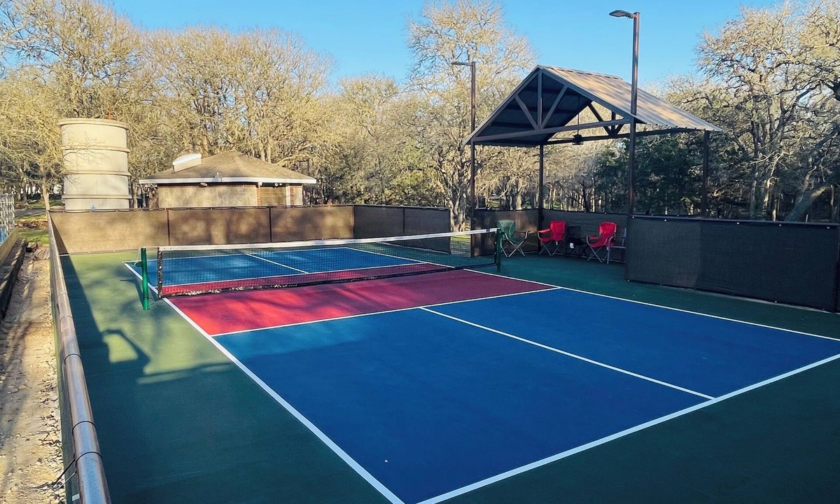 Boerne House | Charming 2-bedroom country guest house in beautiful Boerne with many amenities