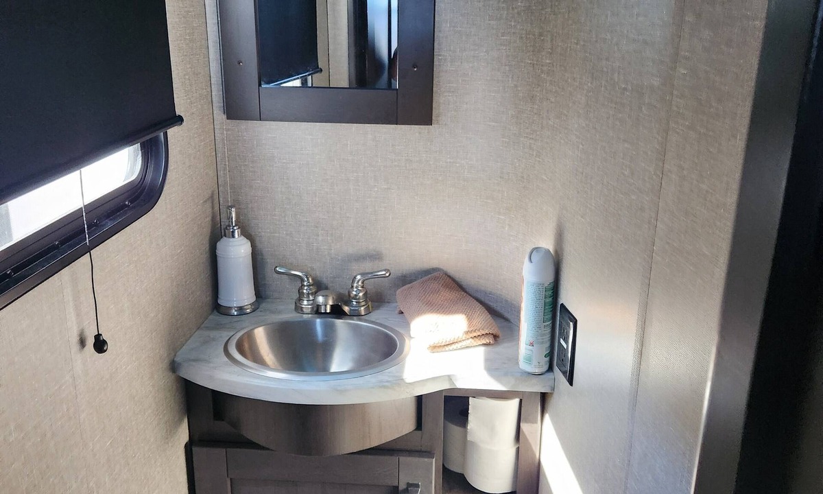 Pomerene House | Charming 2-bedroom RV in Benson with fitness room, AC, pool, club house