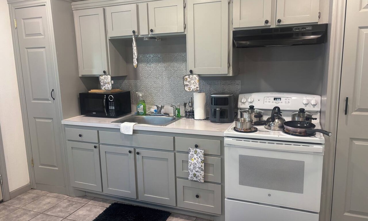 South Dallas - Fair Park House | Charming 3 bedroom 2 bath Stay Near FairPark Dallas