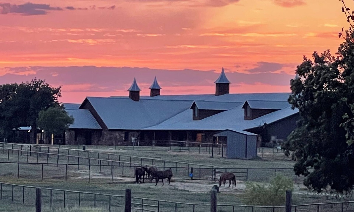 Whitesboro House | Charming 3 bedroom Farmhouse with amazing views in Whitesboro, Texas.