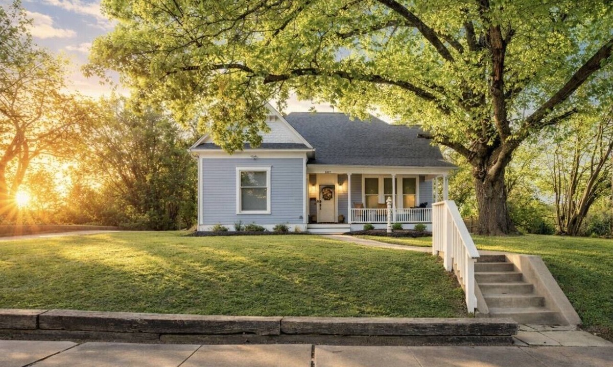 Brazos House | Charming Cottage- 1mil to Silos & 1.6mil to Baylor University