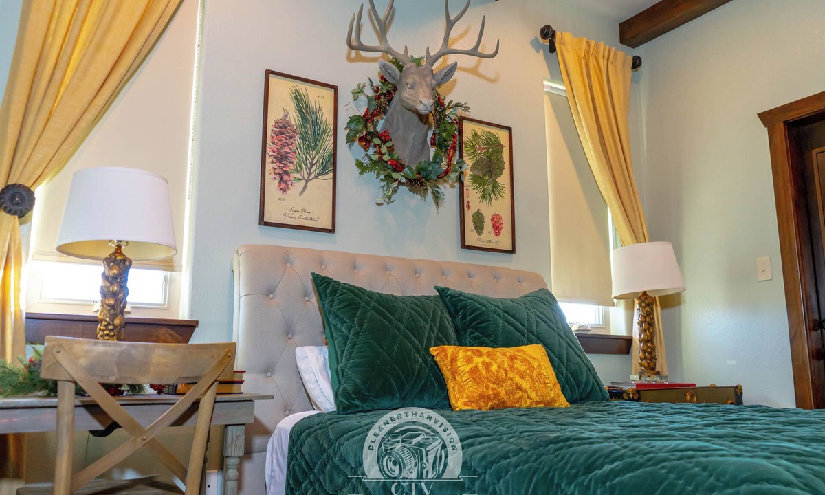 Muenster Bed & Breakfast | Charming German-inspired 1BR for up to 4 with full kitchen, private balcony, workspace, Wi-Fi, and breakfast vouchers. Perfect for couples, families, or business stays in cozy Muenster.