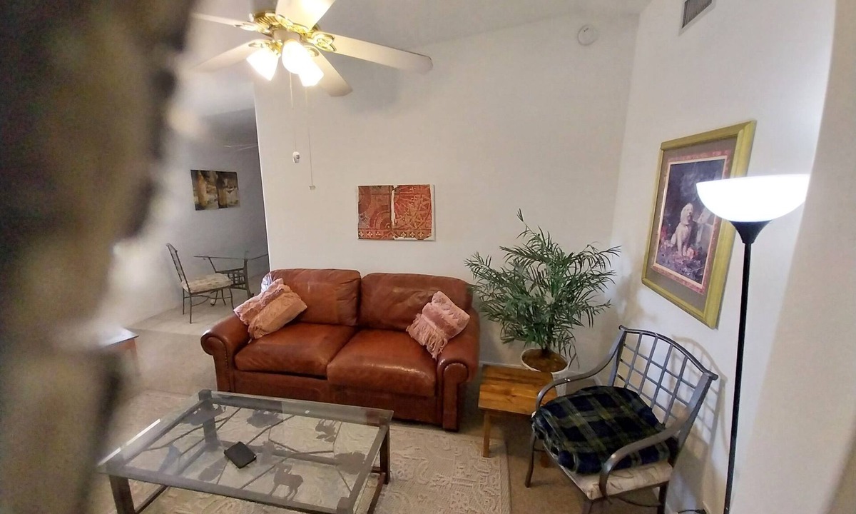 Pomerene House | Charming, Modern, Stylish 4-bedroom house with AC 1 mile off Interstate 10