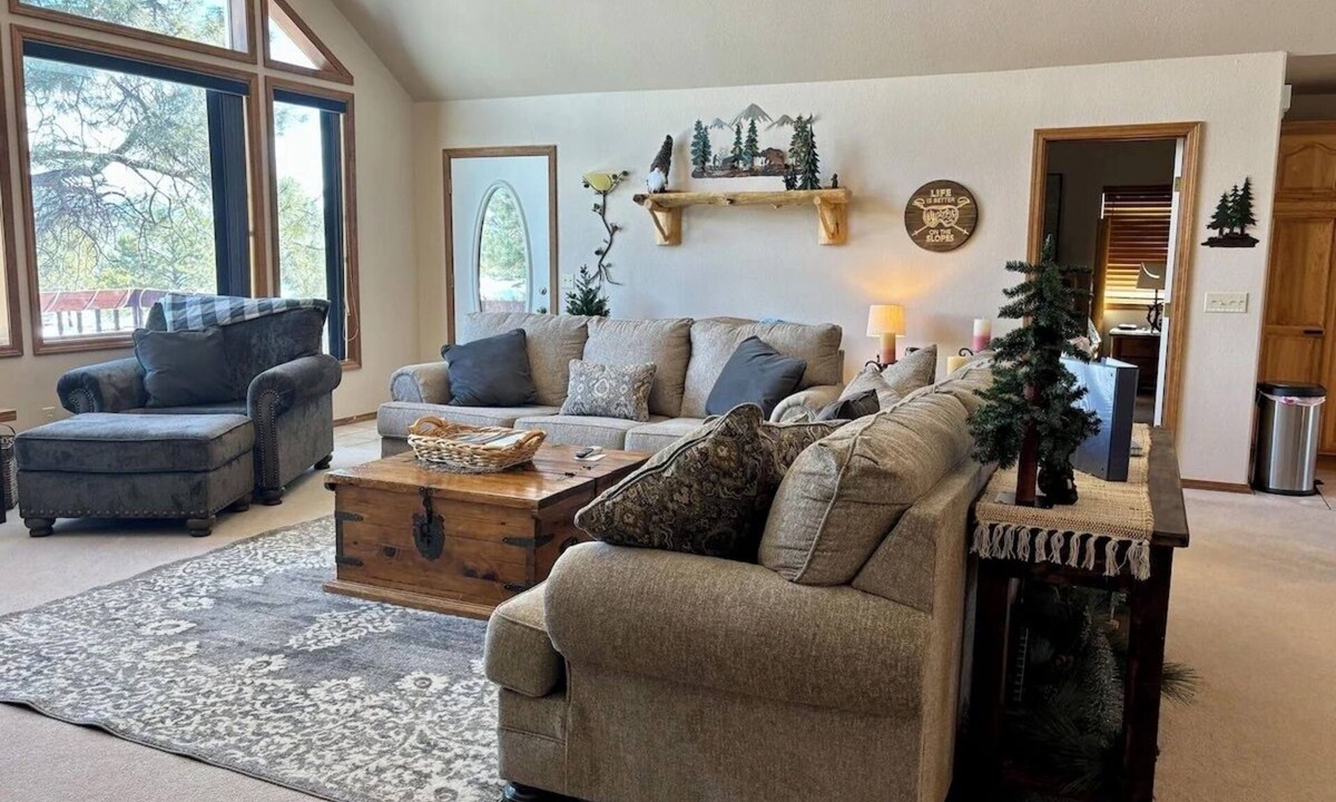 Pagosa Highlands House | Charming Pagosa Cabin | Epic Views, Game Room, Fireplaces & More