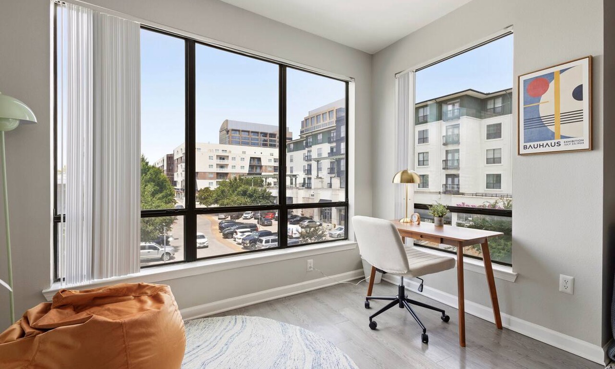 Far North Dallas Apartment | Chic stay in the Heart of Dallas