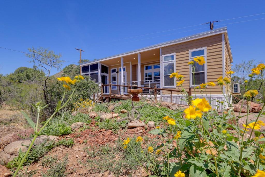Portal House | Chiricahua Bird/Sky Cabin by Cave Creek Canyon