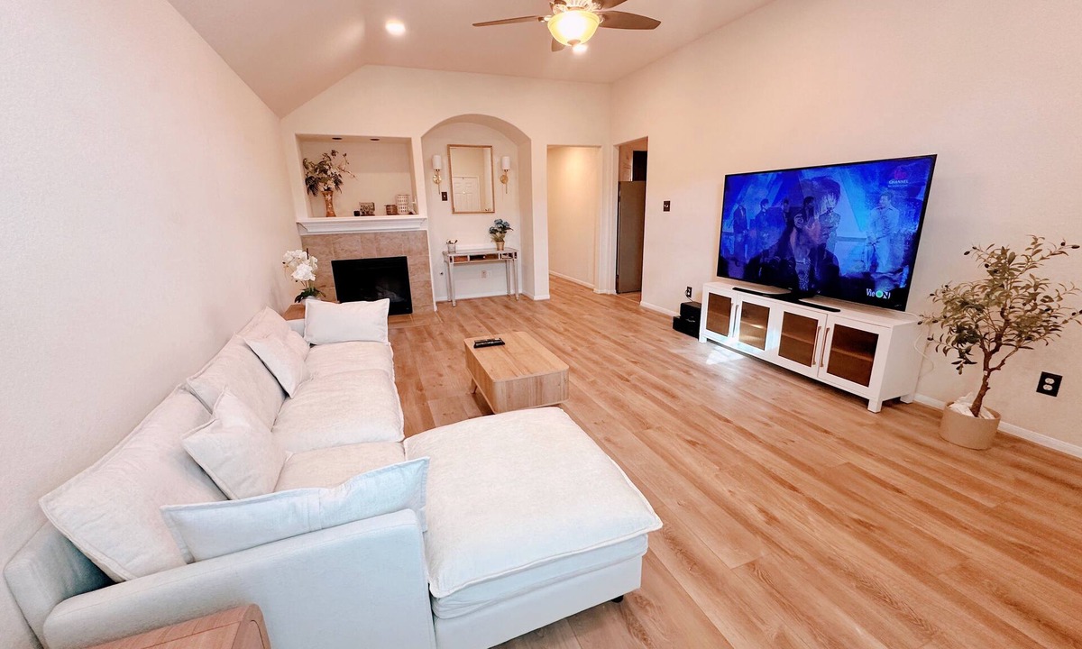 Cypress House | Clean & Calm 3BR Home Near Houston Premium Outlets
