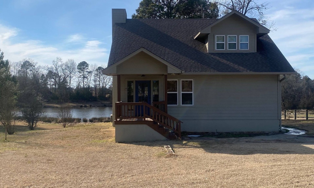 Pittsburg House | Country living with a cozy cabin and a fishing pond out back for your enjoyment!