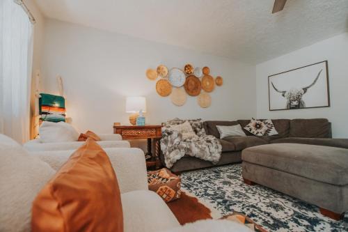Westside House | Cowboy Den-Private Hot Tub-Game Room-Pet Friendly-No Pet Fees!