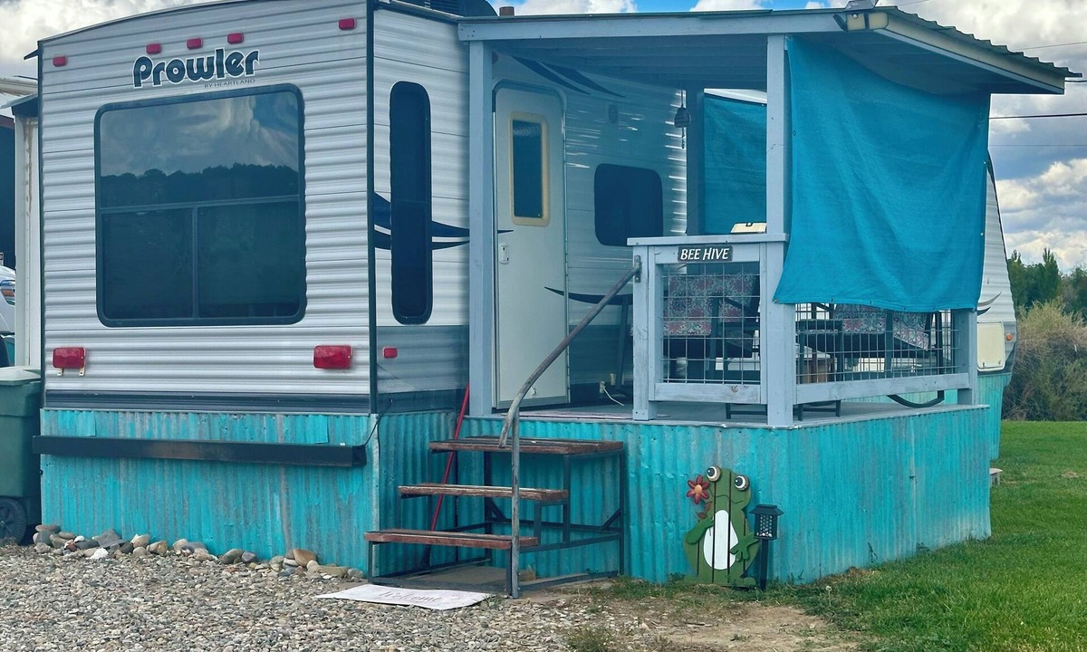 Aztec House | Cozy 1 bedroom RV, pet friendly in fantastic Aztec with Animas River access