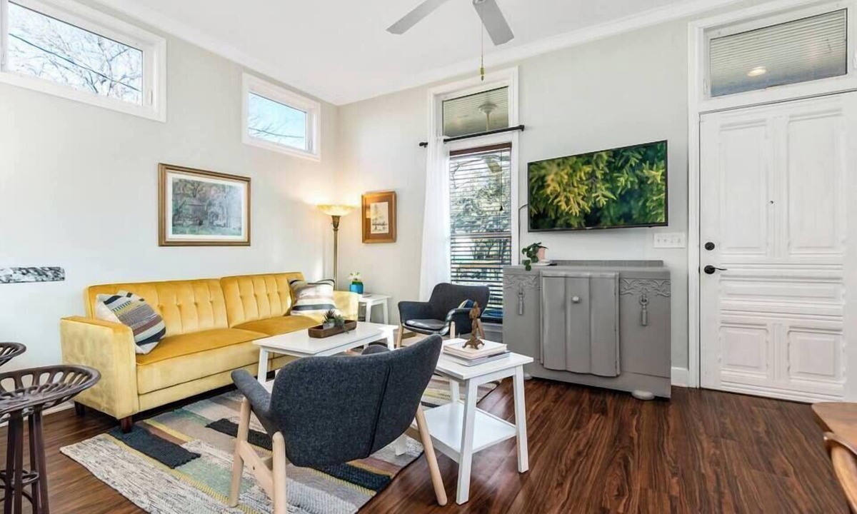 East Riverside House | Cozy 1BR Cottage Near DT Farmers Market & Baylor
