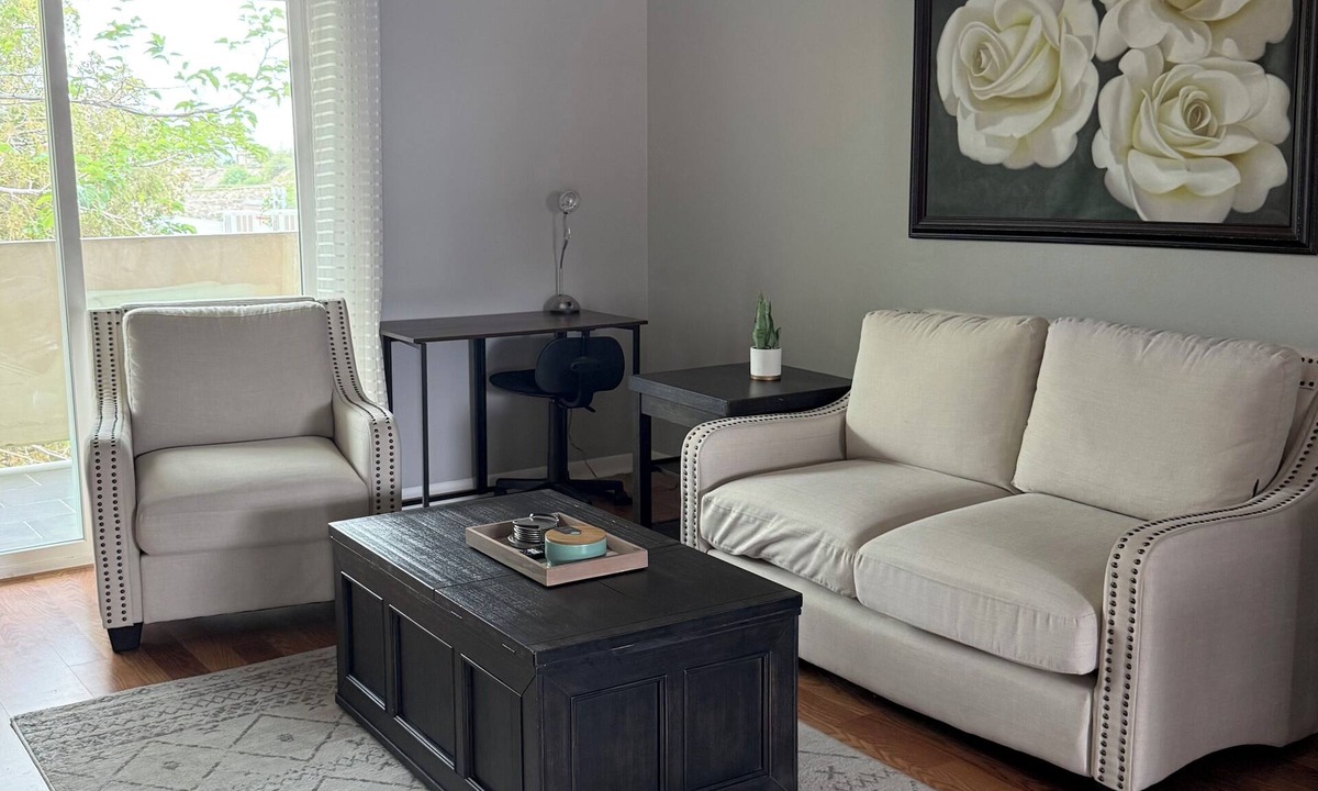 El Paso Condo | Cozy 2-bedroom condo with amazing views WiFi and AC in W. El Paso