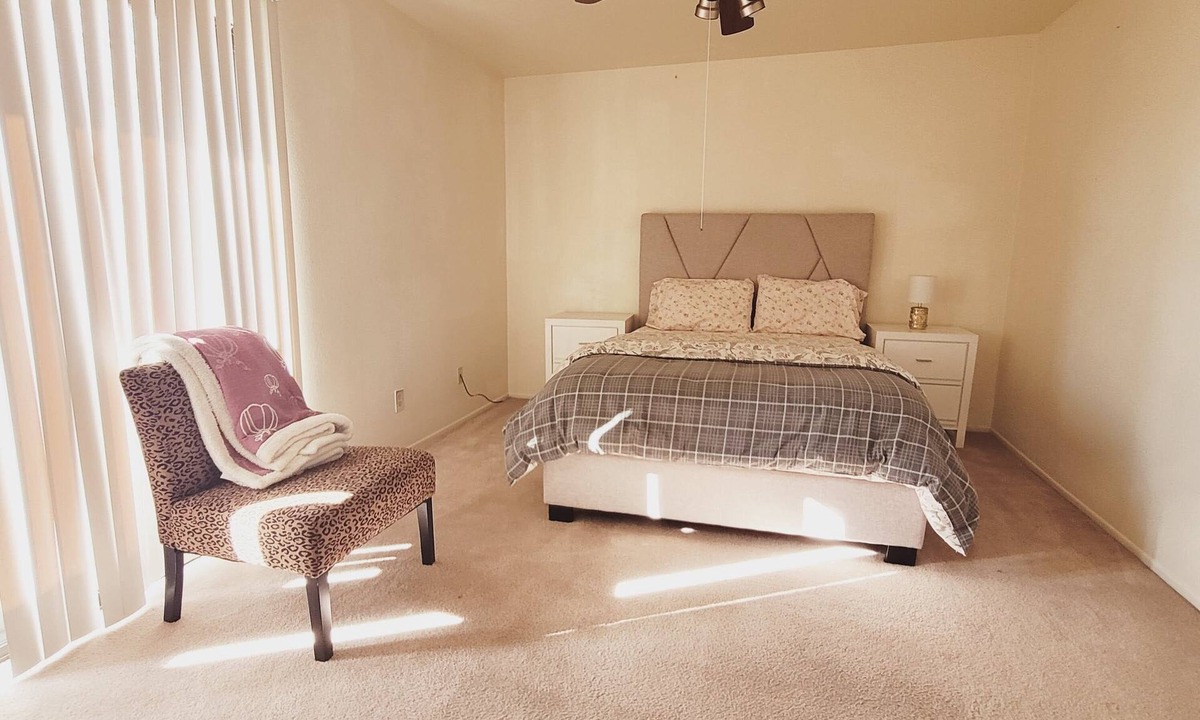 Casas Adobes House | Cozy 2-bedroom townhome in charming Tucson with AC, WiFi. Located NW of Tucson .