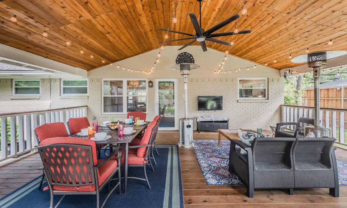 Dallas House | Cozy 3BR Perfect Patio, Nintendo Switch - Perfect for Families and Pets