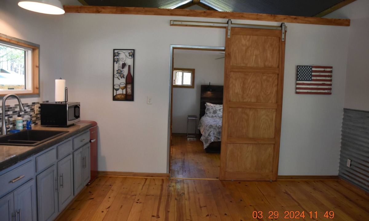 Canton House | Cozy Canton Cottage-3 Bedroom/2 Bath-sleeps 8. 8 mi from 1st Monday Trade Days