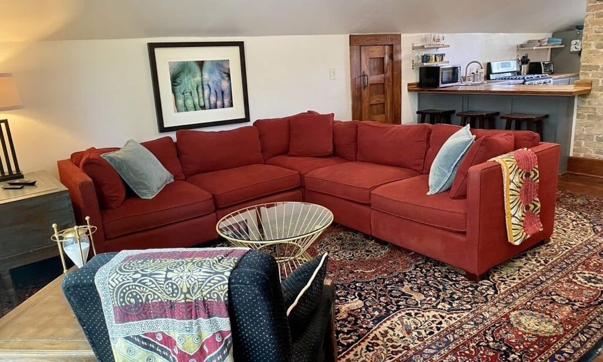 Clarksville House | Cozy Cool Apartment on 6th Street! WALK TO ACL FEST!