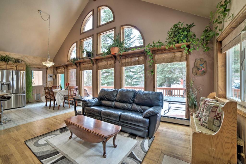 Ridgway House | Cozy Home w/Mountain Views Near Ouray Hot Springs