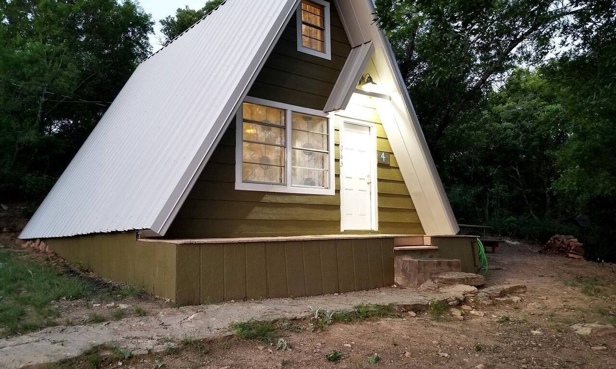 Cisco Cabin | Cozy Lakeside Cabin with Private Dock & Resort Access Near Lake Cisco, Cisco, TX