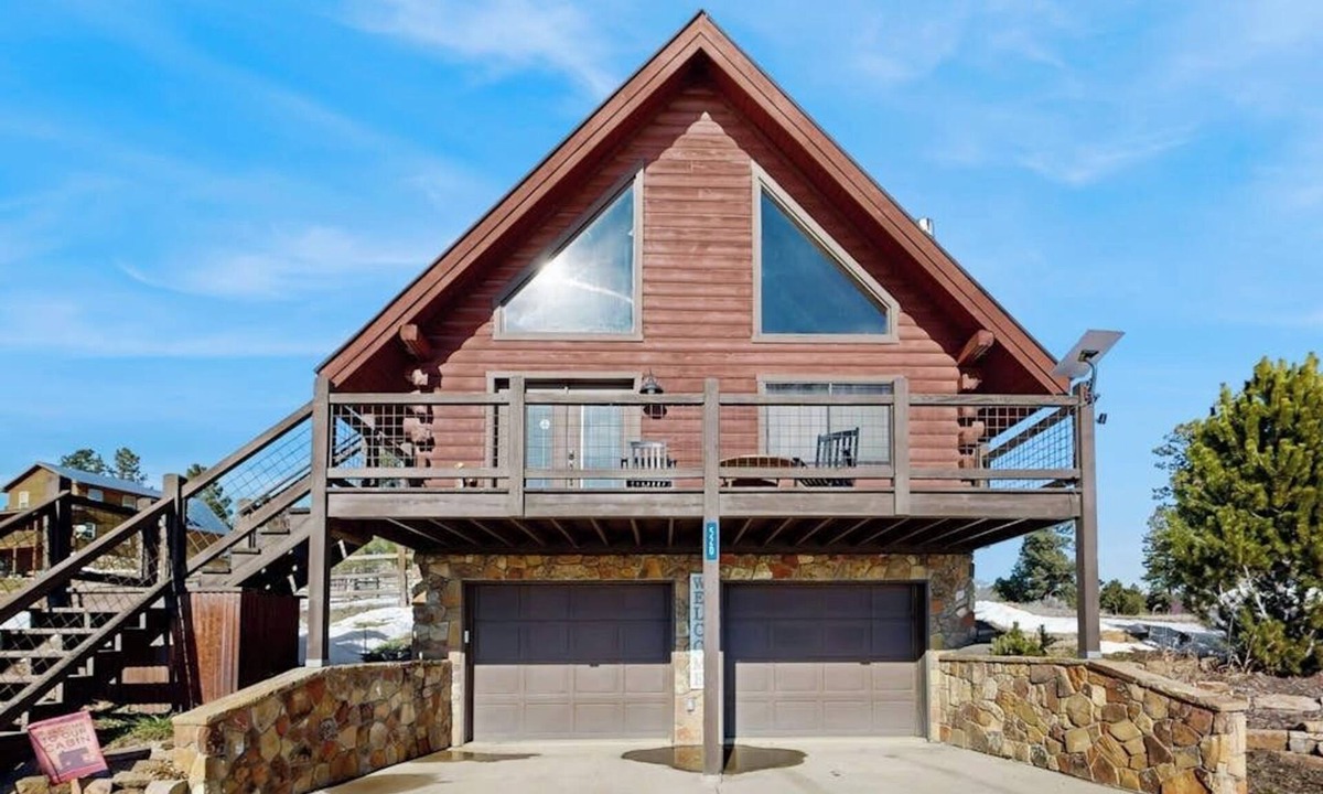 Lake Hatcher Park House | Cozy modern cabin with private hot tub, grill, deck, balcony, & W/D