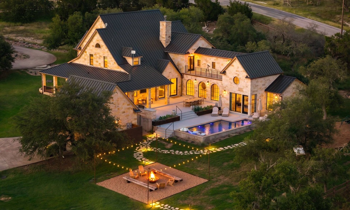 Dripping Springs House | Deep Eddy Ranch: 10 Acres, Pool, Pickleball, Sauna