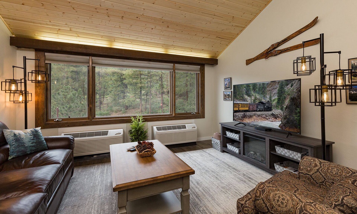 Purgatory Cabin | Durango Dream | AC, Pool, Hot Tub, Golf & Ski