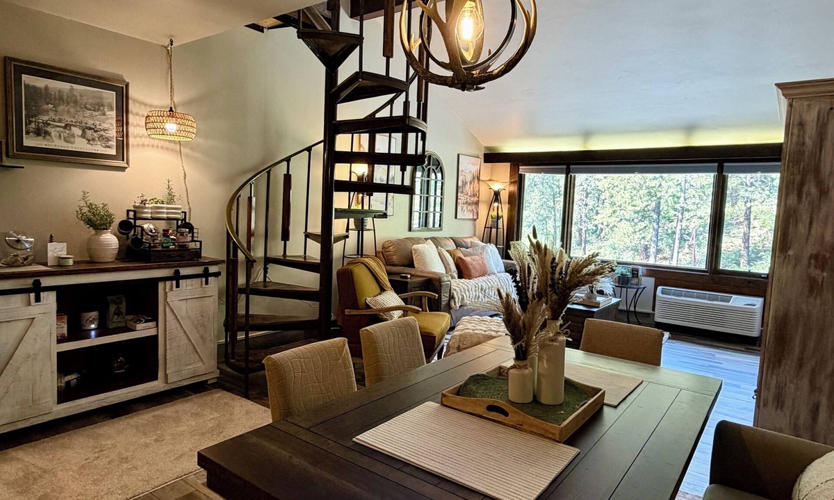 Purgatory Condo | Durango Mountain View Loft - Pool & Hot Tub