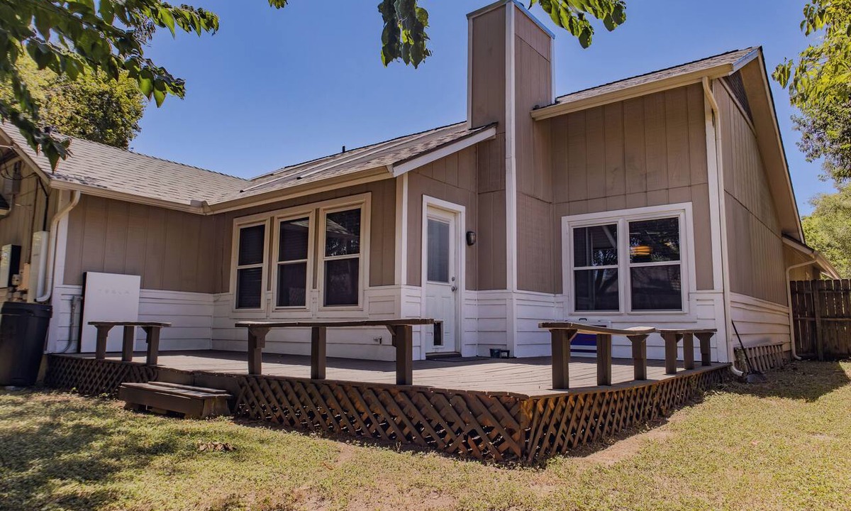 Round Rock House | Egger