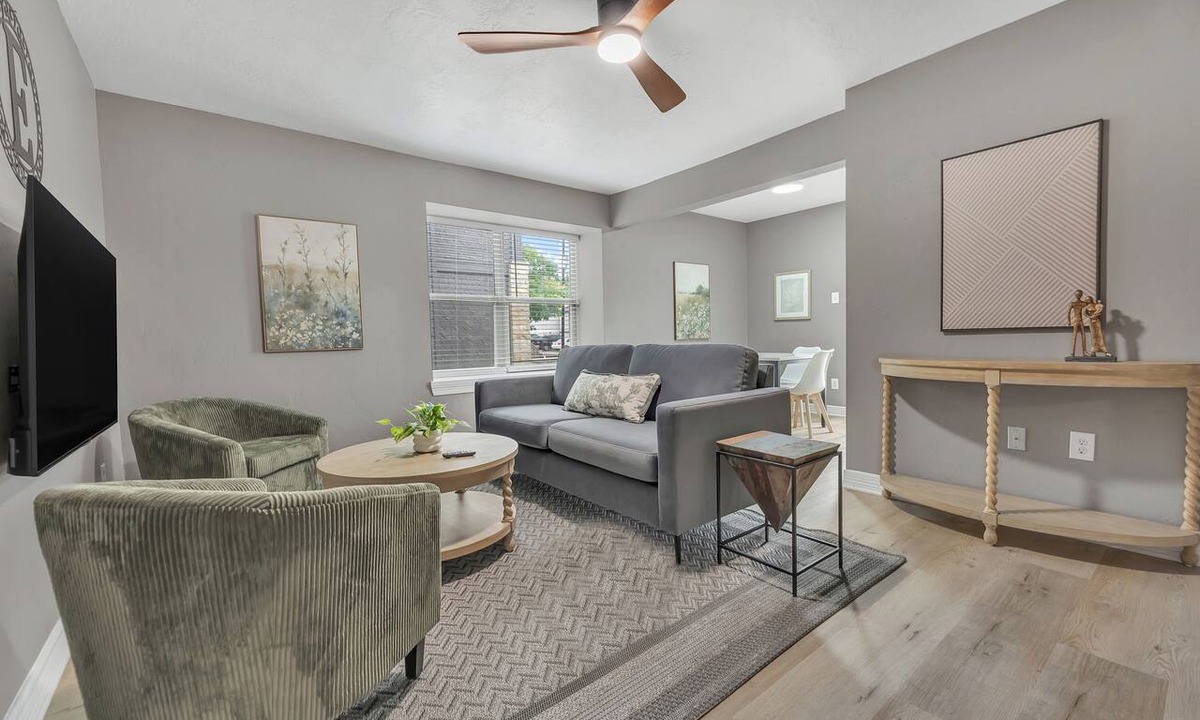 College Station Apartment | El Camino:Comfy King Beds-Walk to Campus/Northgate