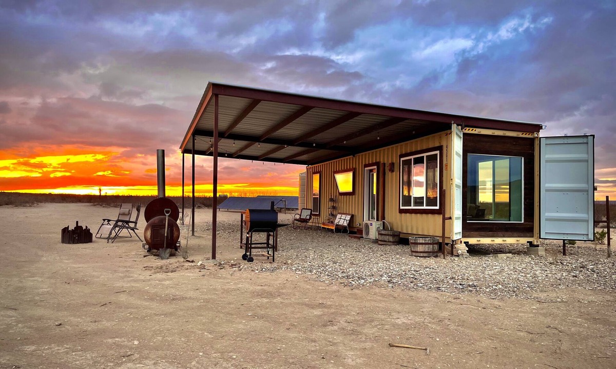 Alpine House | El Coyote Terlingua - Red Bluff