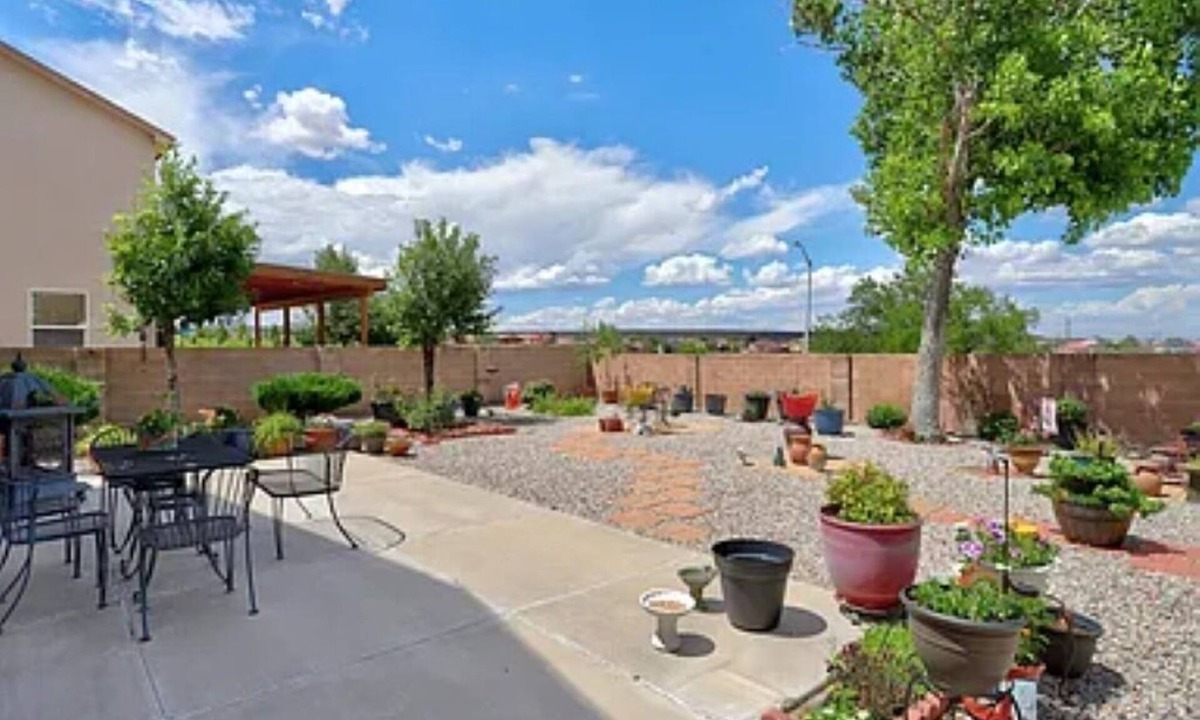 Parkway House | Enjoy a safe, comfortable stay in Albuquerque in our quiet and convenient home.