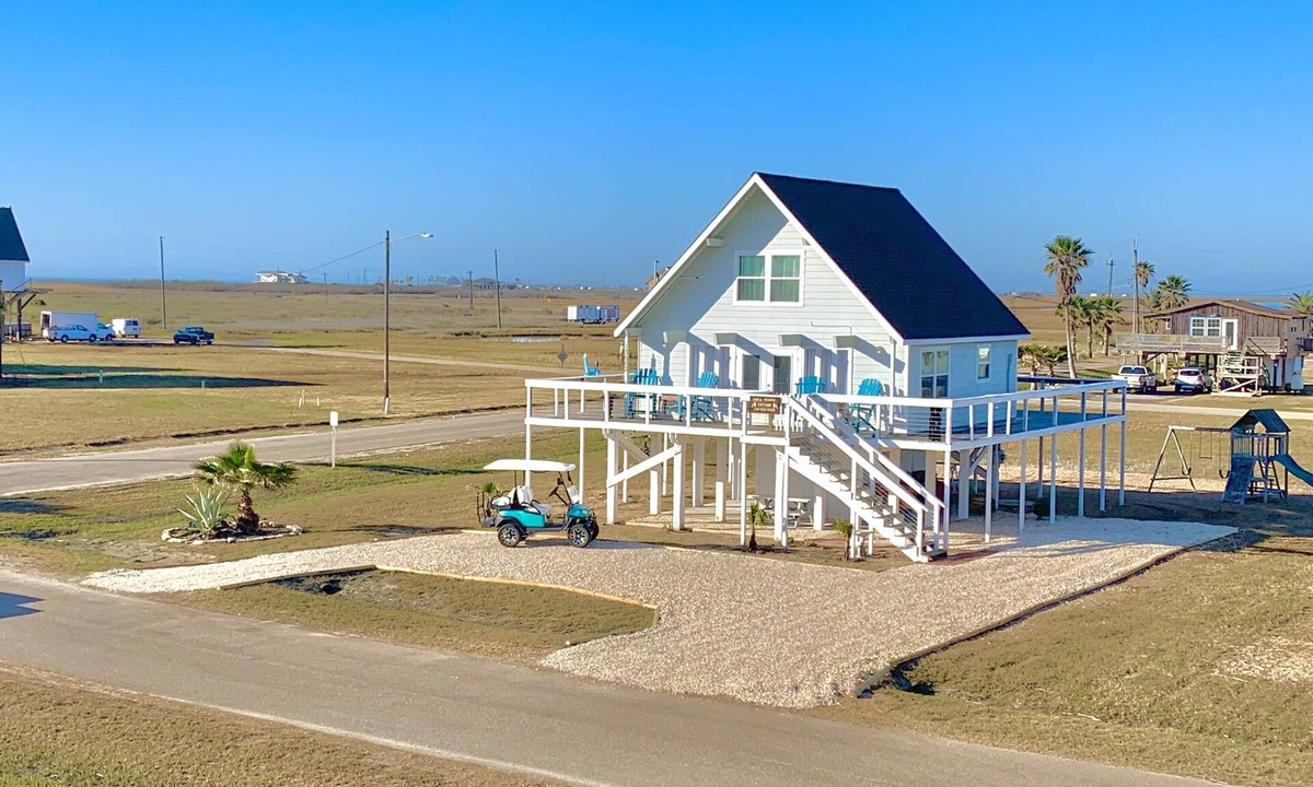 San Luis House | Enjoy panoramic views from the spacious wrap around deck!
