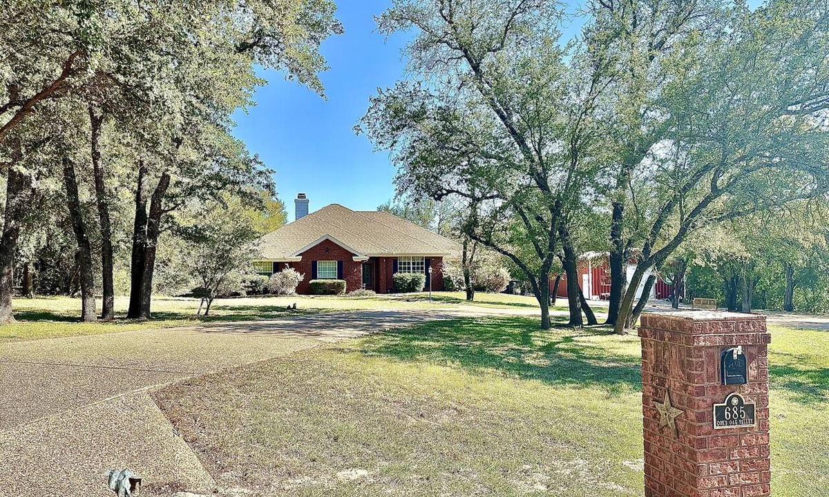 Waco House | Excellent Rental for Family, Events, Girls Trip or Magnolia Silos or Baylor Univ