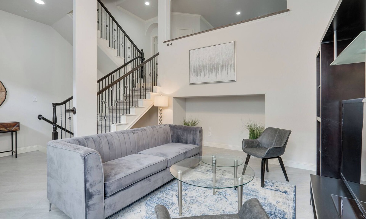 Legacy Park House | Executive Living At The Shops of Legacy Plano. FAMILY, KIDS & PETS FRIENDLY!