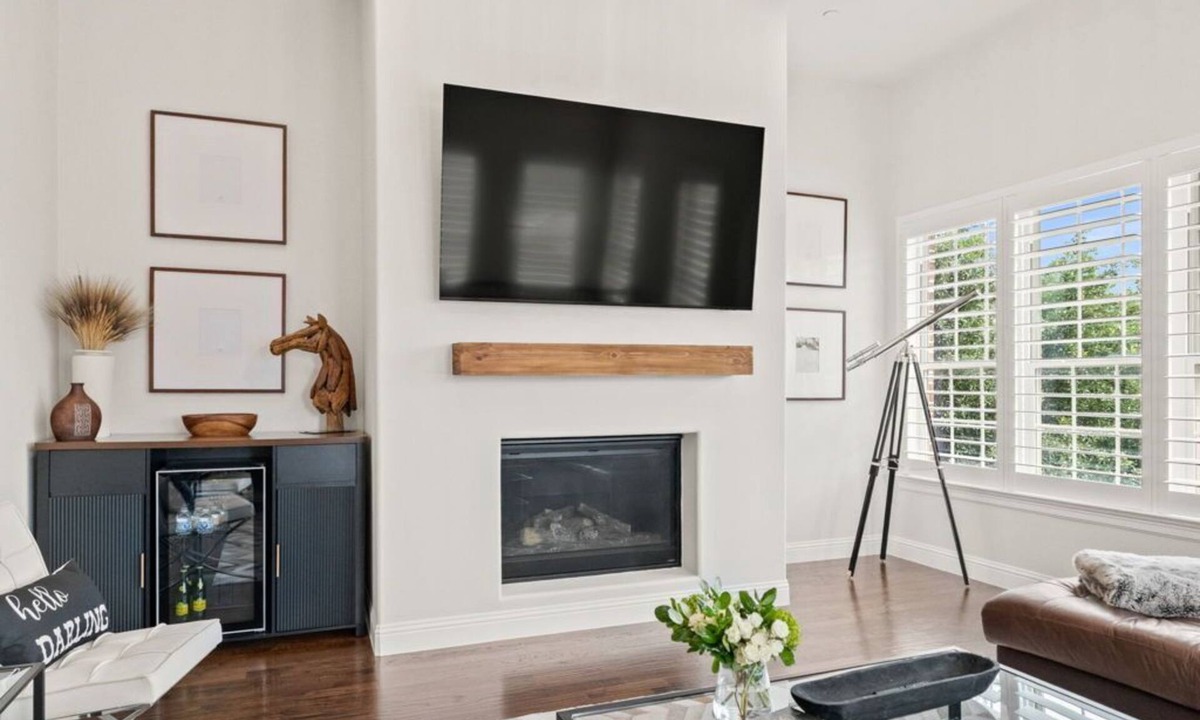 Legacy Park House | Executive Townhome in Legacy District Plano & Frisco Welcoming FIFA Guests!