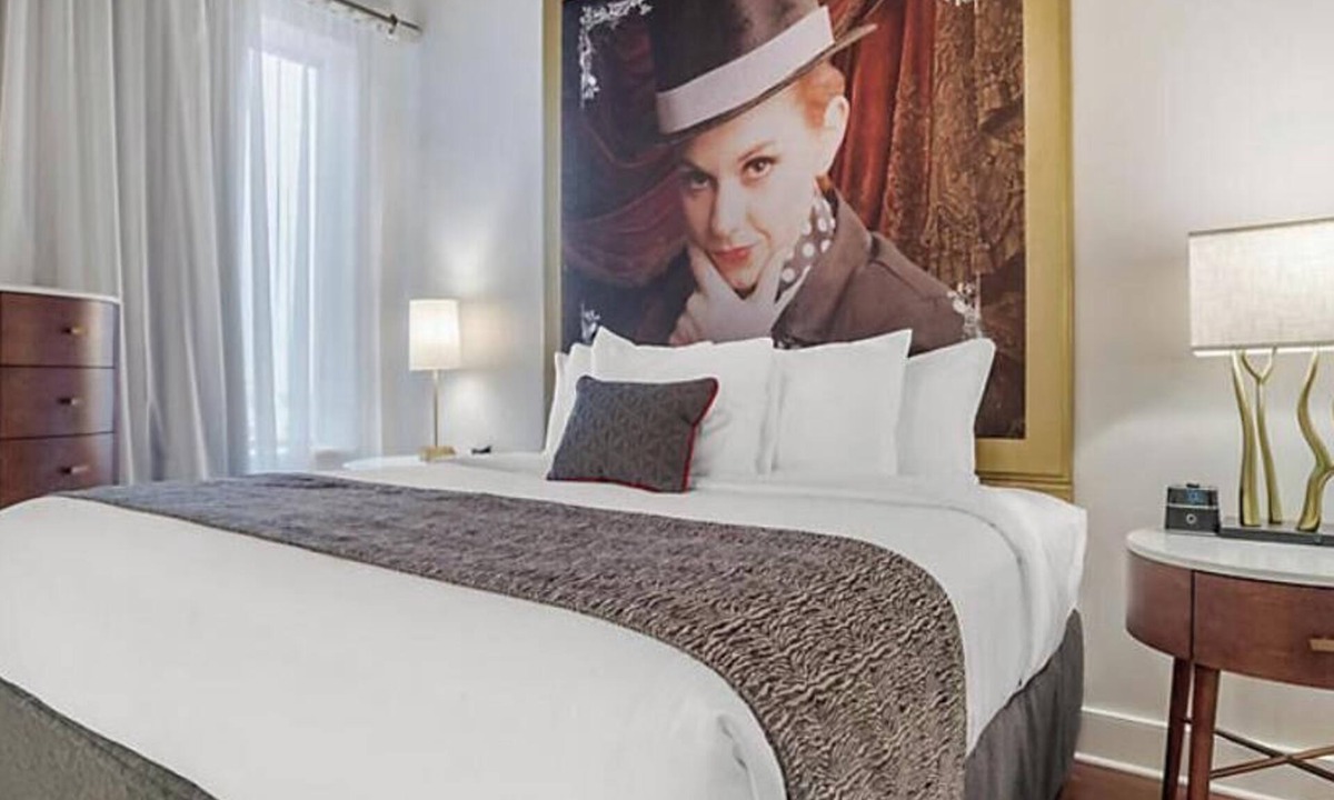 Central Business District Resort | Experience the Limelight: Modern 2Bd Suite Above New Orleans’ Theater District