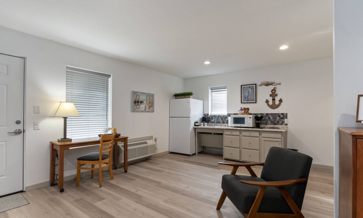 Gun Barrel City Hotel | Extended Stay Gun Barrel City
