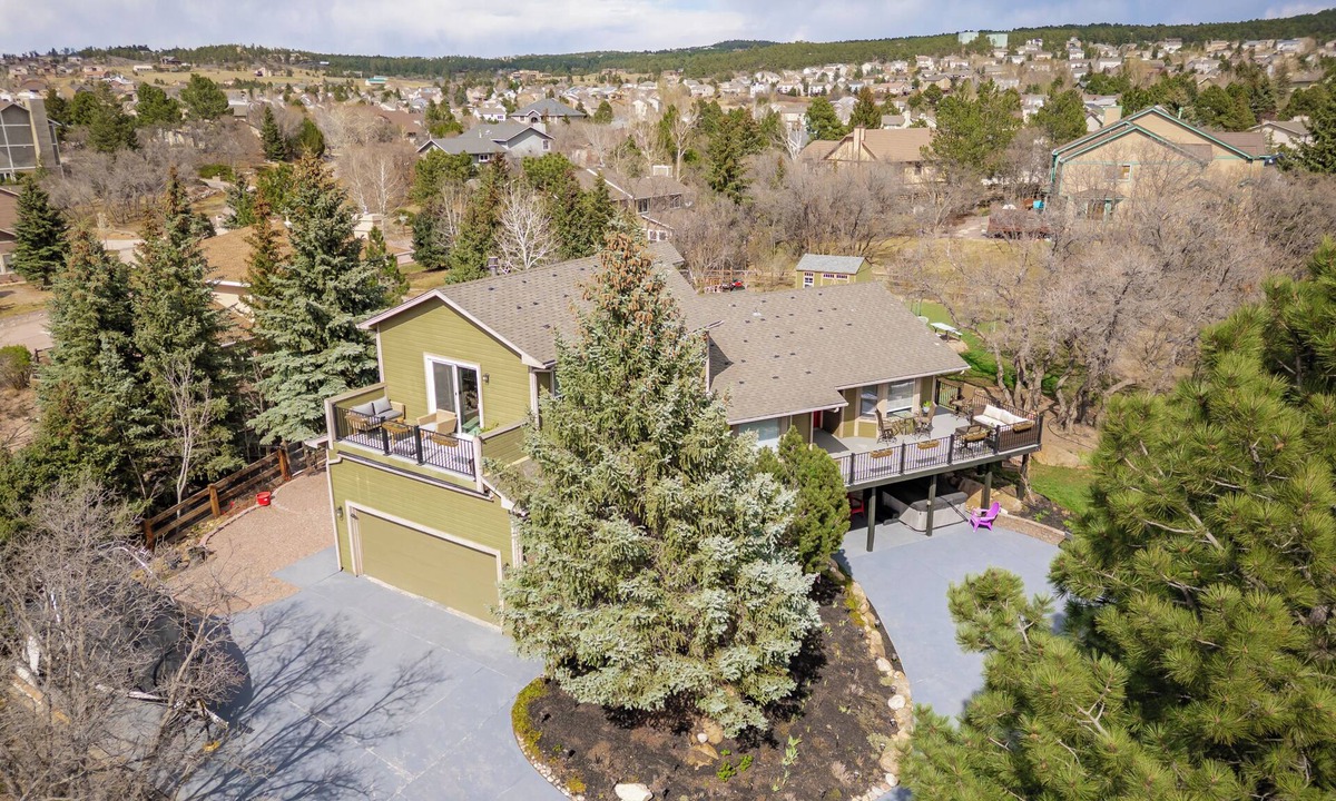 Gleneagle House | Fabulous 5-bedroom house in Colorado Springs, perfect for relaxing