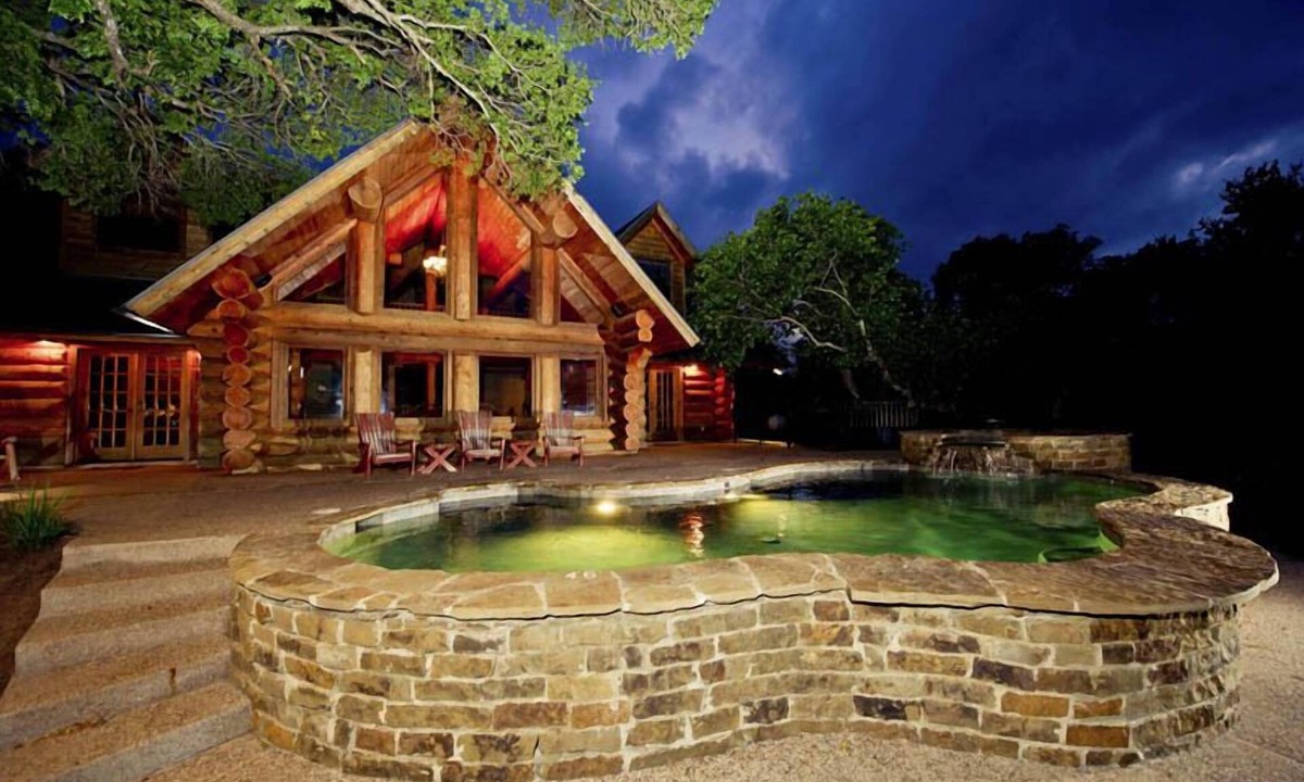 Marble Falls Cabin | Family Friendly LBJ Log Retreat w/Pool, Hot Tub