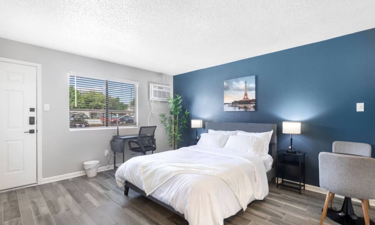 Haltom City Apartment | Fort Worth Studio4 – 10 Min to Downtown, Gym, Pets