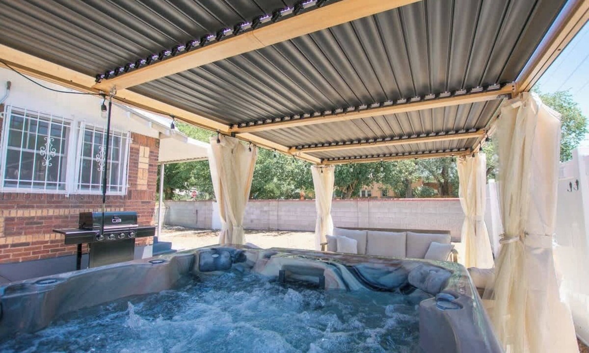 Downtown Albuquerque House | French Tea House in OldTown-Hot Tub-Pet Friendly-No Pet Fees!