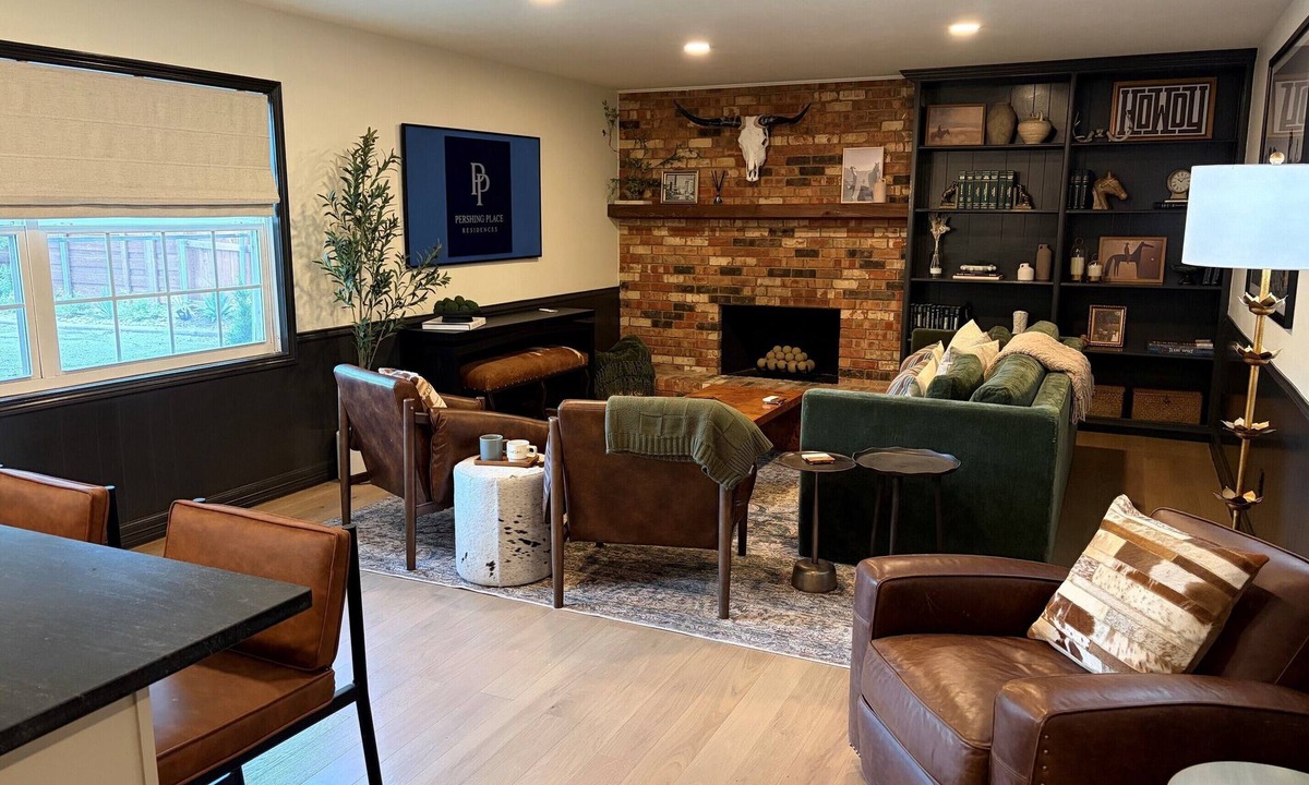 Arlington Heights House | Ft. Worth (Cowtown) Private Luxury Property. New Remodel w/4 Parking Spots.