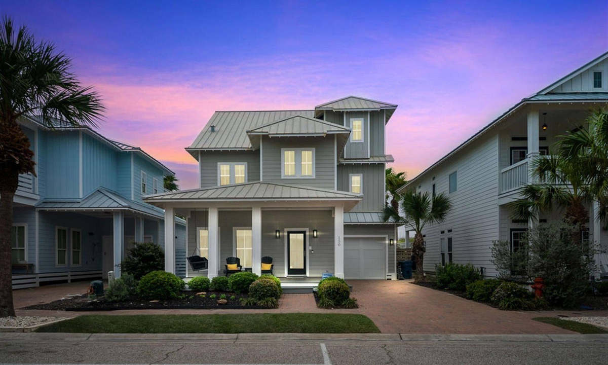 Cinnamon Shore House | Gorgeous 5 BR Cinnamon Shore Home w/Screened Porch & Access to All Amenities