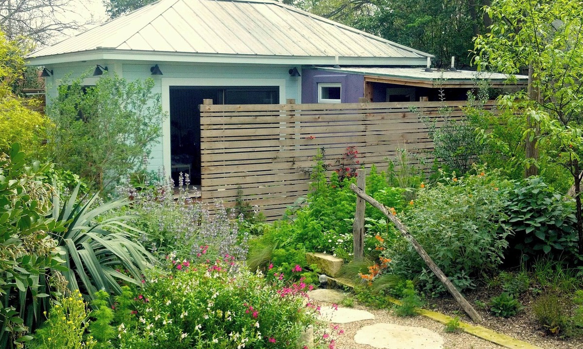 Zilker House | Gorgeous Zilker Guesthouse + Stunning Garden + Private Patio