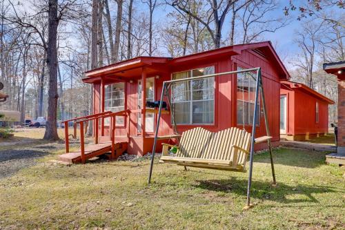 Hemphill Apartment | Great for Fishing! Lakefront Studio in Hemphill