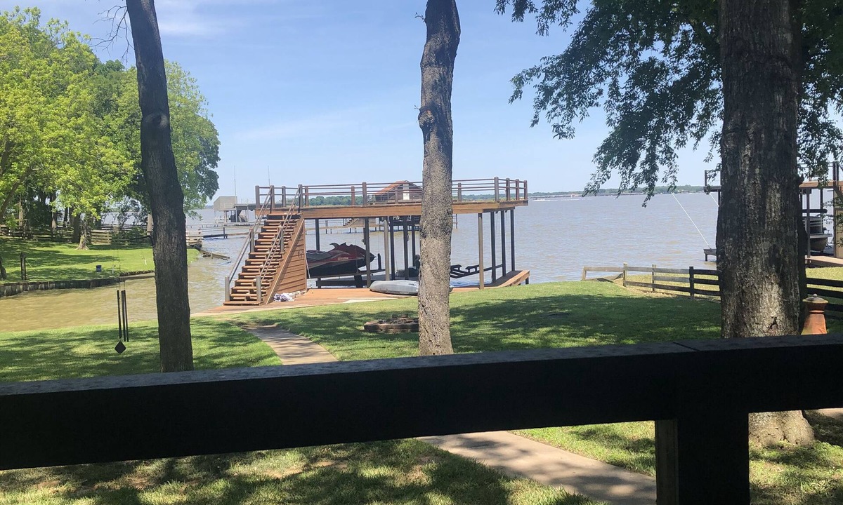 Seven Points House | Great House on Lake with Swimming, Fishing and Boating