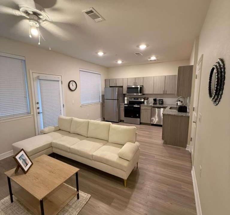 Cedar Park Apartment | Great place to Relax and Shopping