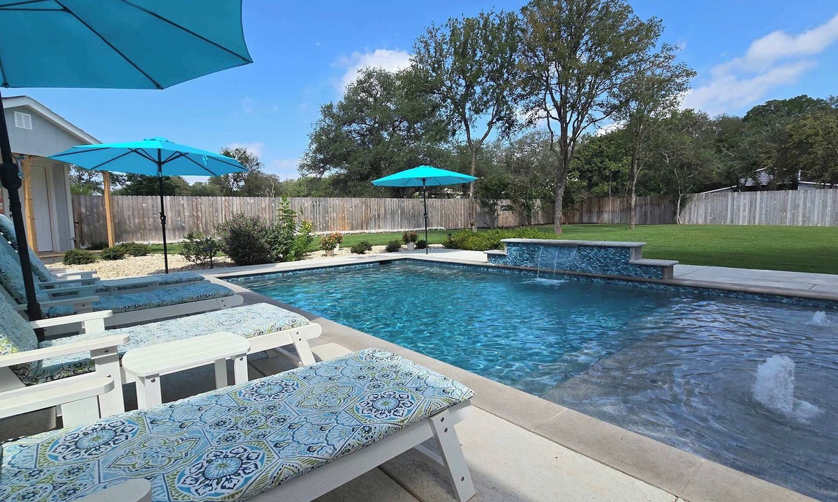 Gruene House | Gruene Gables: An Oasis With a Pool & Game Room